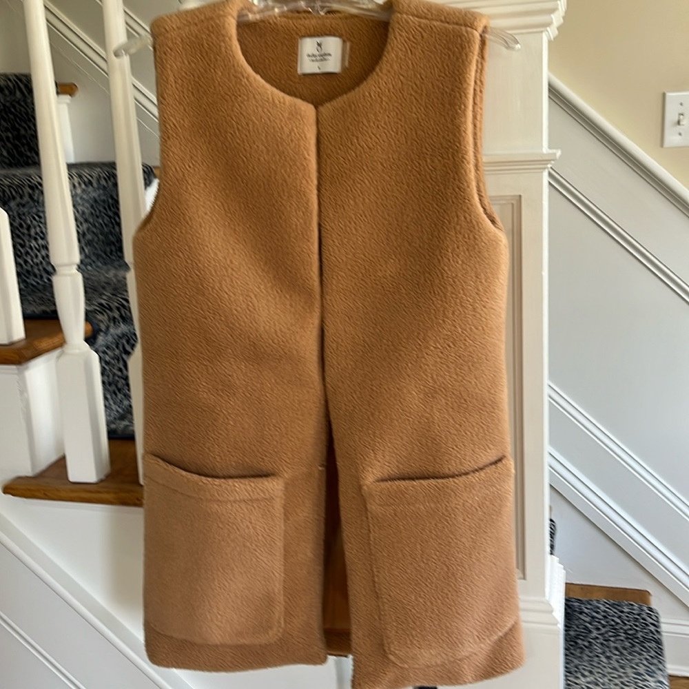Dudley Stephens Vest Size Small worn once